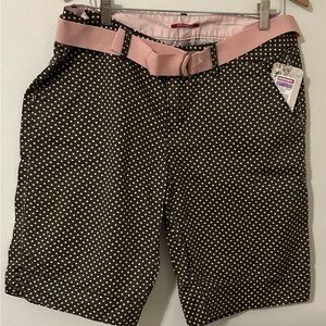 NWT UNIONBAY Chocolate Polka Dot Bermuda Shorts with Pink Belt, Juniors Size 11